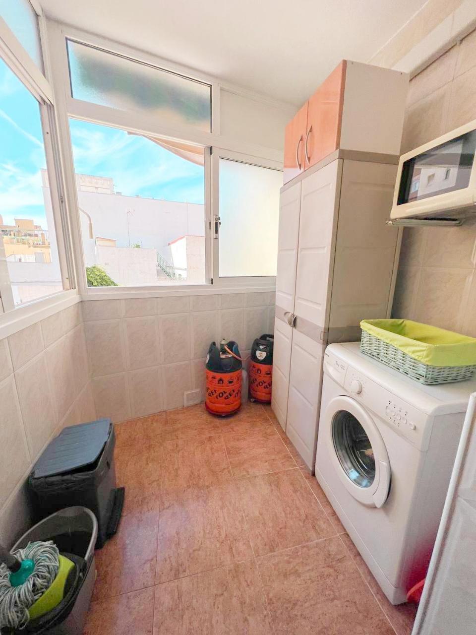 Large & Cozy Centrally Apartment トレモリノス エクステリア 写真
