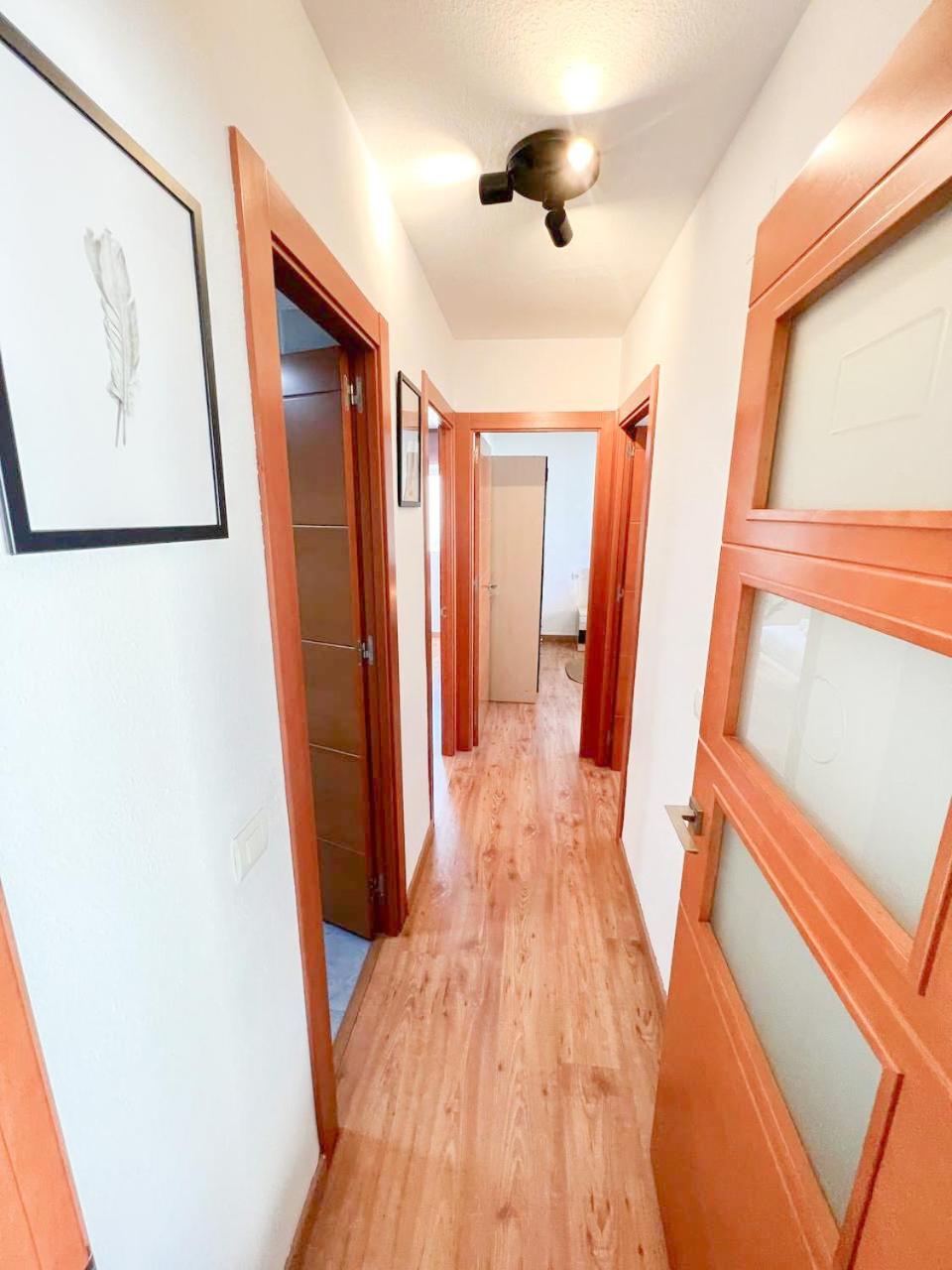 Large & Cozy Centrally Apartment トレモリノス エクステリア 写真