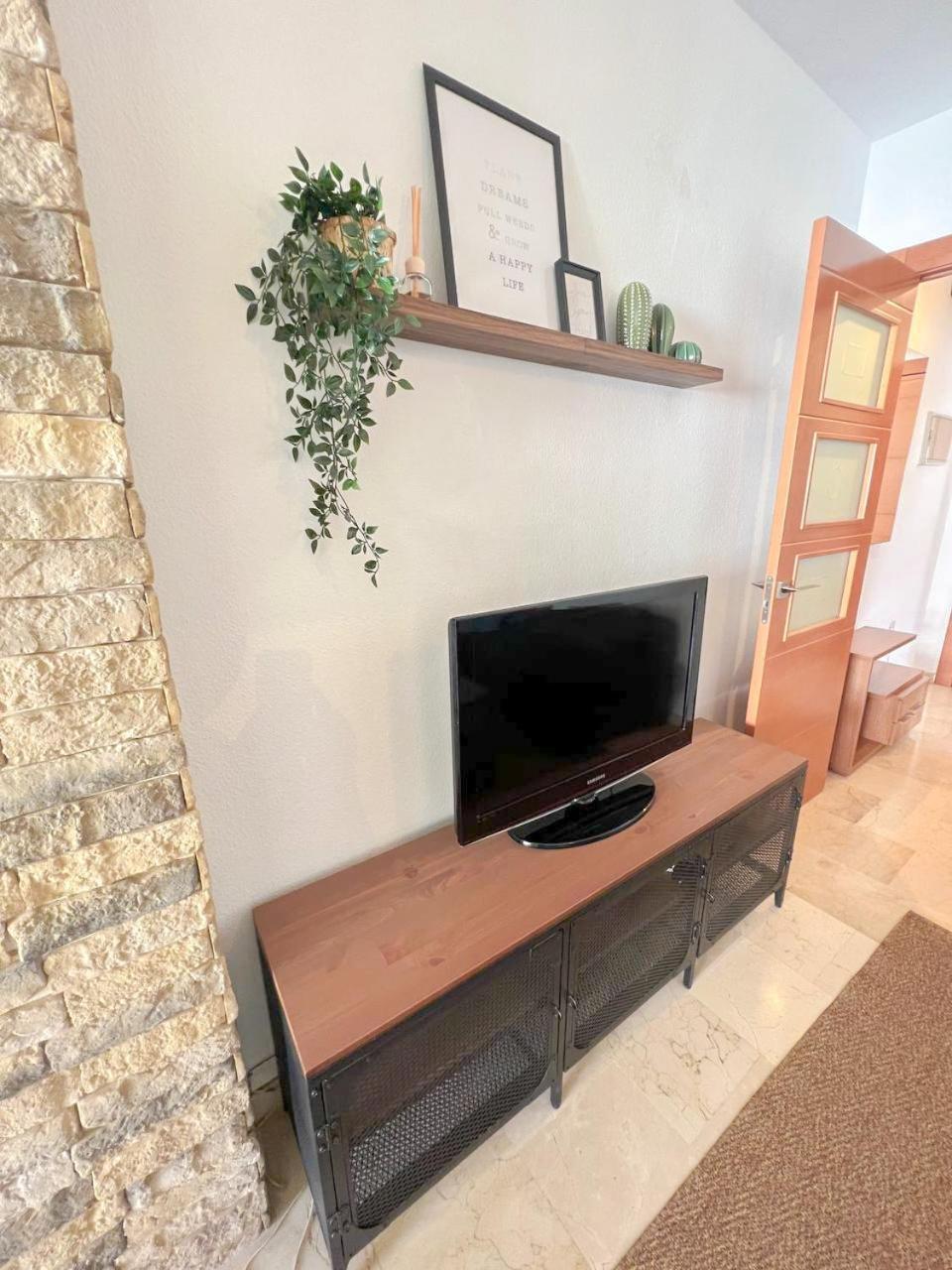 Large & Cozy Centrally Apartment トレモリノス エクステリア 写真