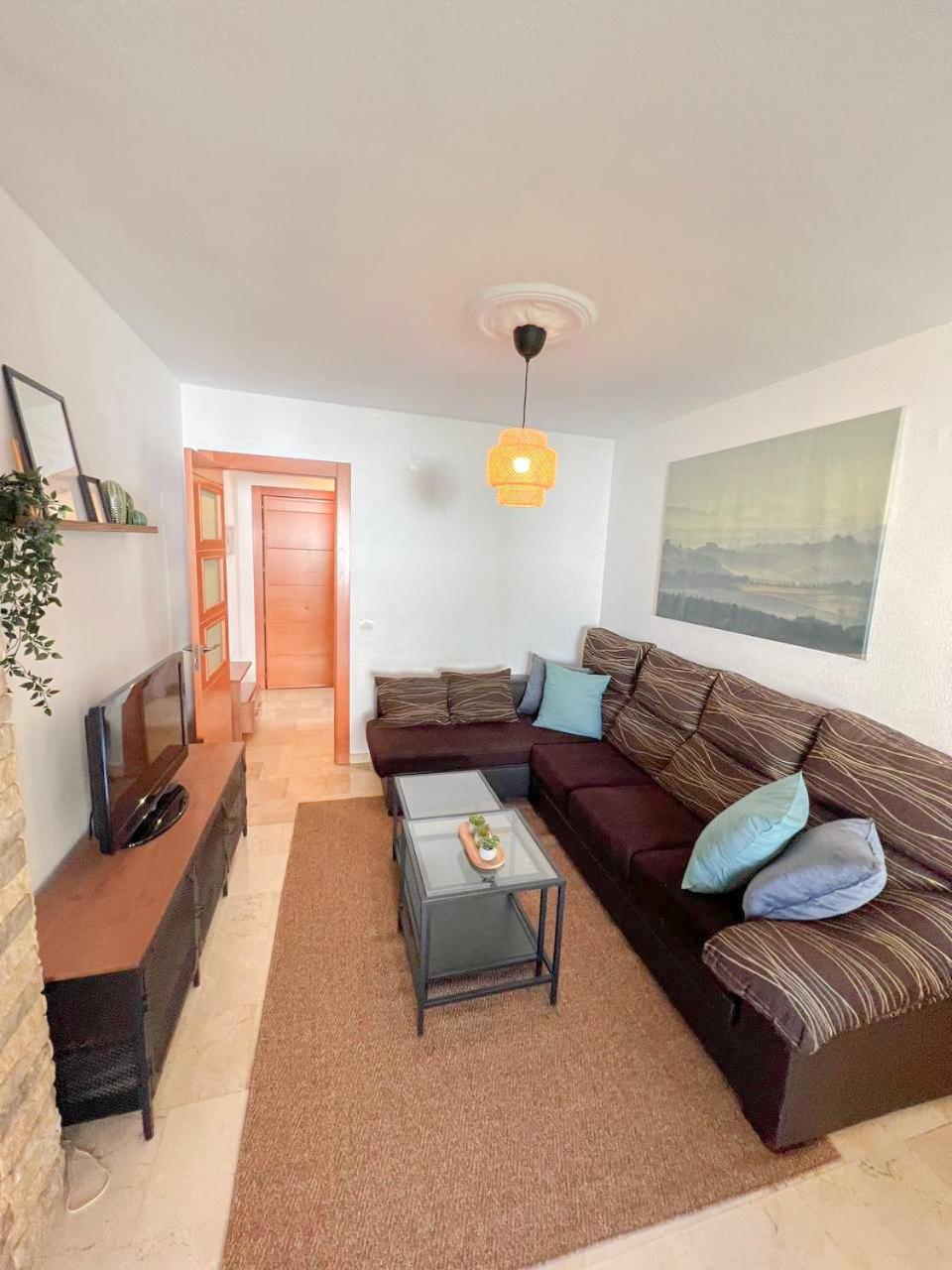Large & Cozy Centrally Apartment トレモリノス エクステリア 写真
