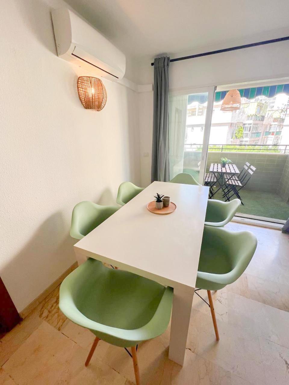 Large & Cozy Centrally Apartment トレモリノス エクステリア 写真