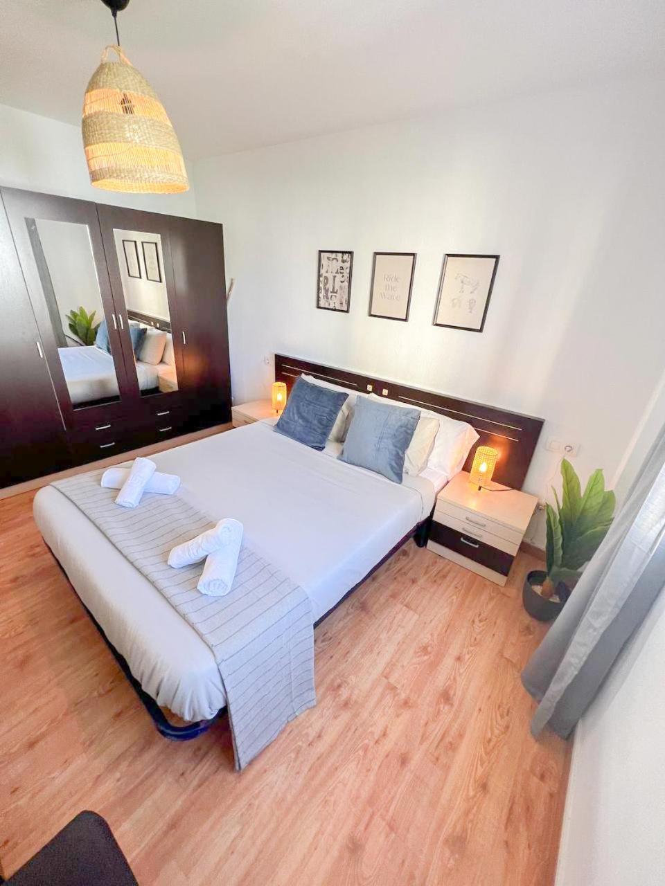 Large & Cozy Centrally Apartment トレモリノス エクステリア 写真