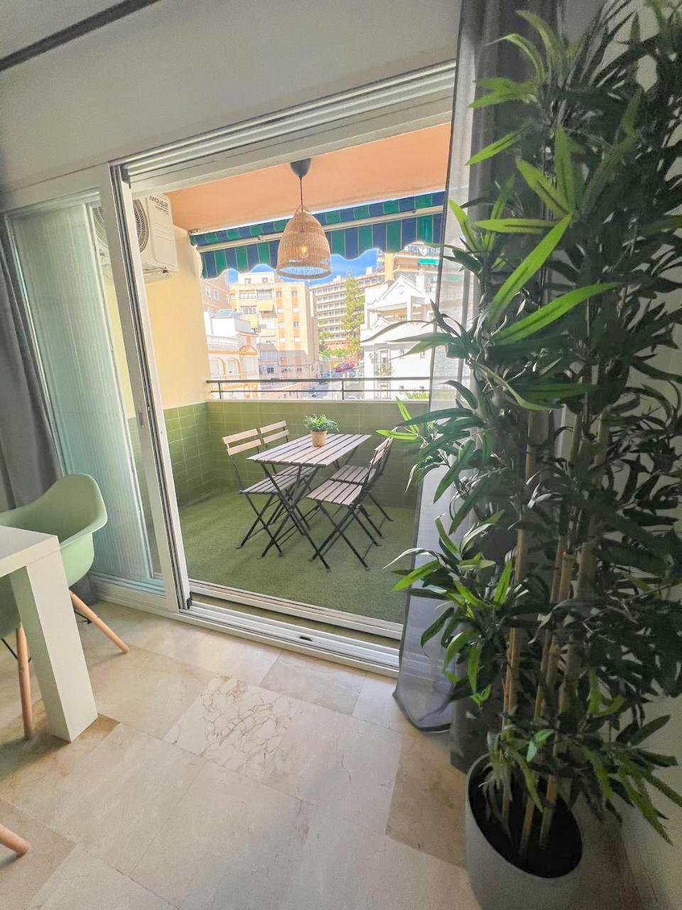 Large & Cozy Centrally Apartment トレモリノス エクステリア 写真