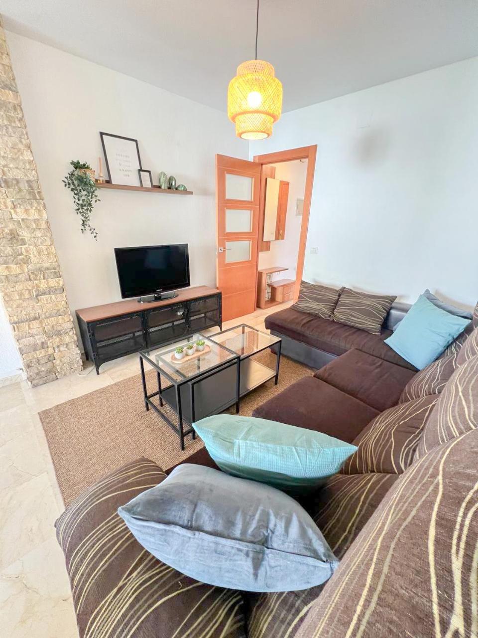 Large & Cozy Centrally Apartment トレモリノス エクステリア 写真