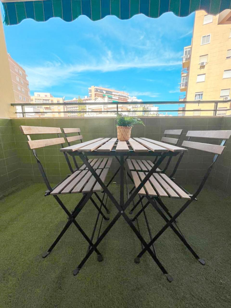 Large & Cozy Centrally Apartment トレモリノス エクステリア 写真